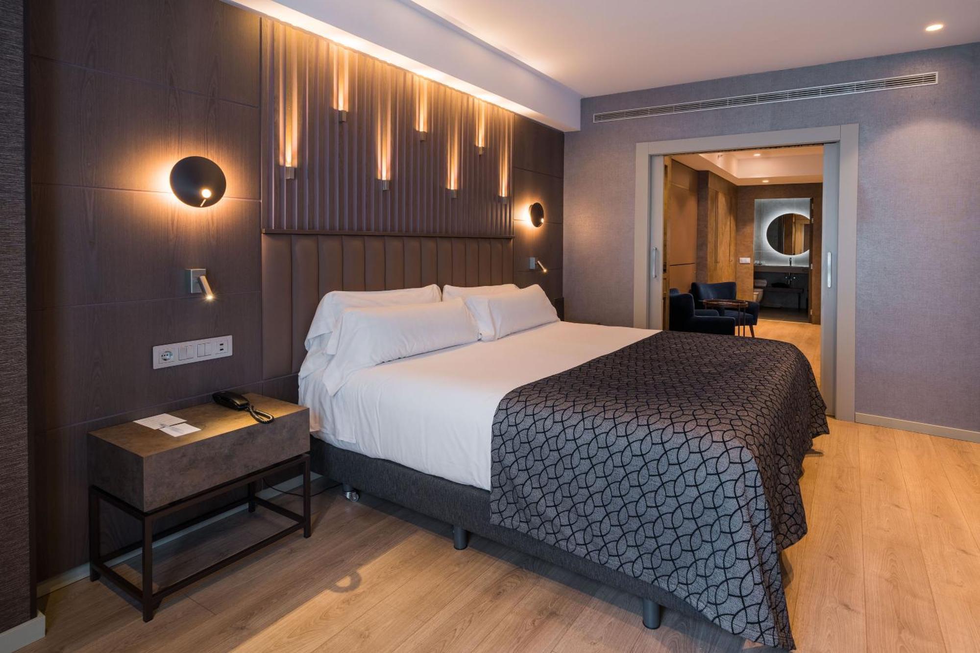 Catalonia Gran Via 4*